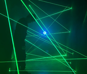 ЛАЗЕРНЫЙ ЛАБИРИНТ 